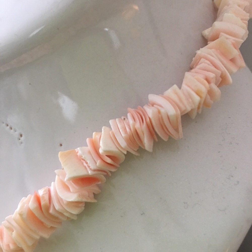 Shell necklace - Picture 2 of 3